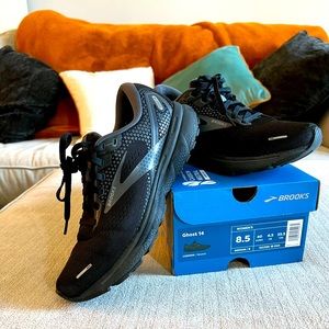 Brooks Ghost 14 women’s 8.5 B running shoes